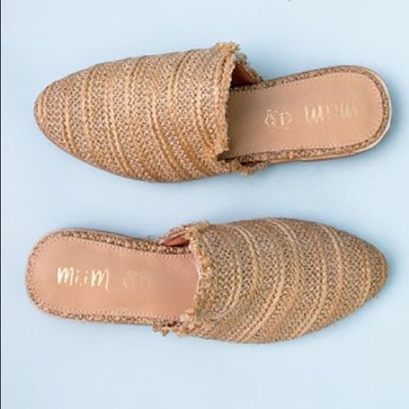 ONE LEFT - Ally Handwoven Artisan Slides Vici - Picture 8 of 8
